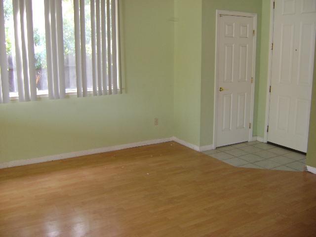 853 Vanstom Ct, Galt, CA 95632 photo 2
