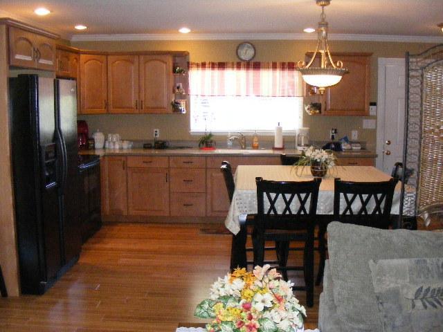 8225 Chester Dr, Sacramento, CA 95830 photo 4