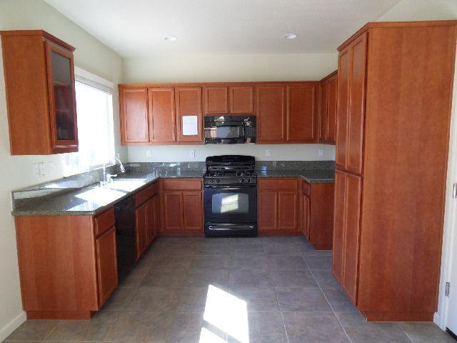 2558 Greenleaf St, Manteca, CA 95337 photo 8