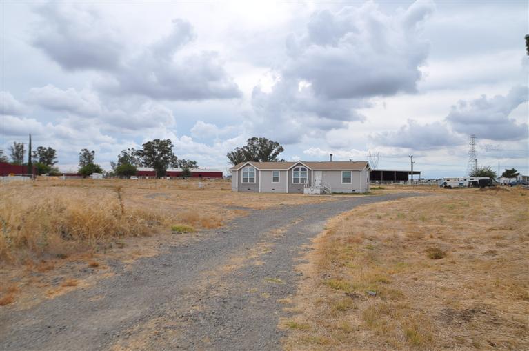 8484 Locust Rd, Elverta, CA 95626 photo 3