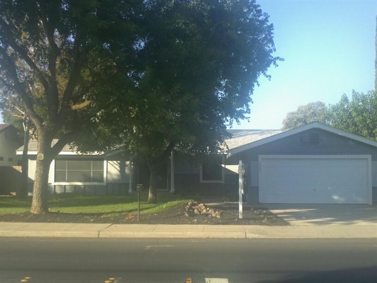3325 E Orangeburg, Modesto, CA 95355 photo 1