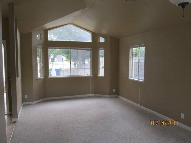 637 Totman Ct, Patterson, CA 95363 photo 2