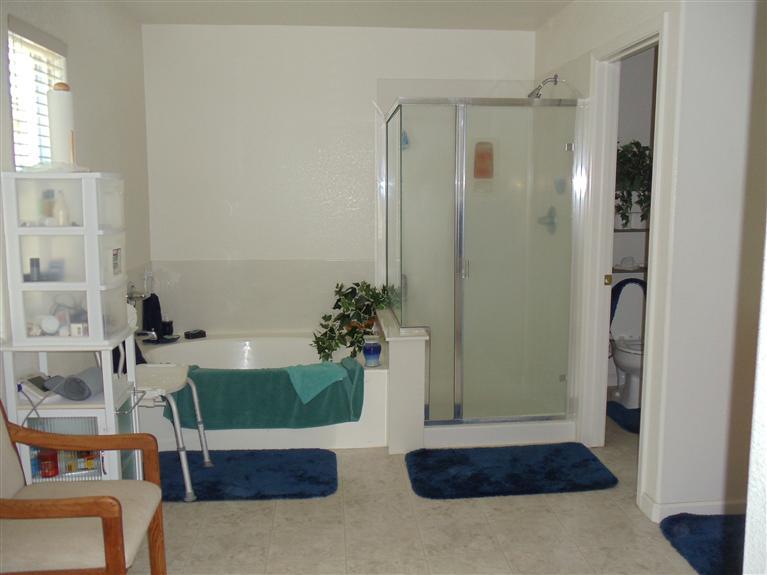 210 Elgin Ave, Lodi, CA 95240 photo 4
