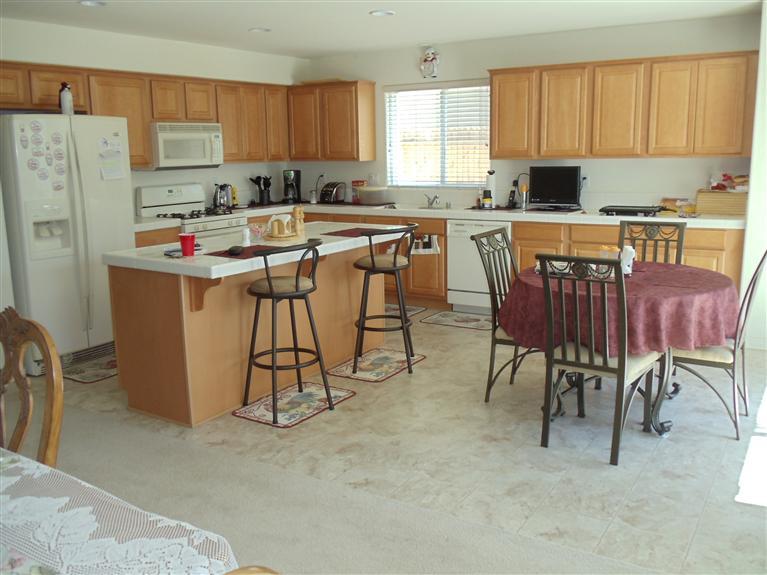 210 Elgin Ave, Lodi, CA 95240 photo 3