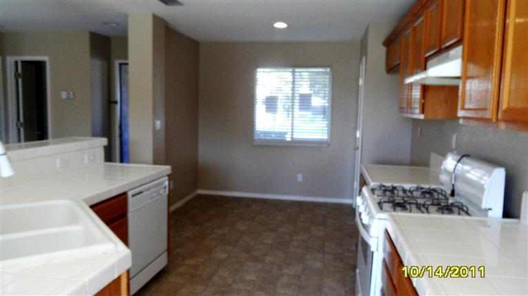 10973 Wethersfield Dr, Mather, CA 95655 photo 4
