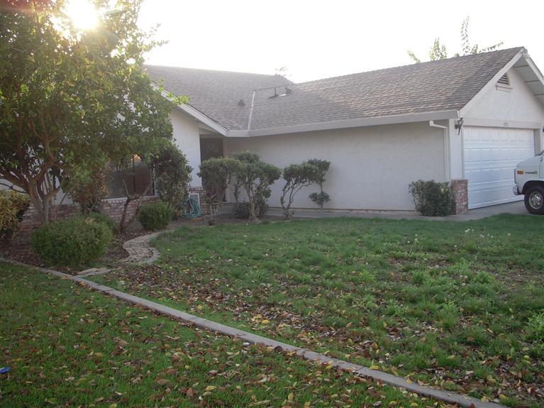 1012 Bordeaux Dr, Modesto, CA 95351 photo 1