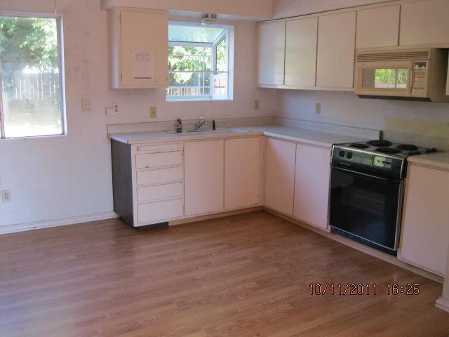 1009 Meadowview Dr, Galt, CA 95632 photo 3