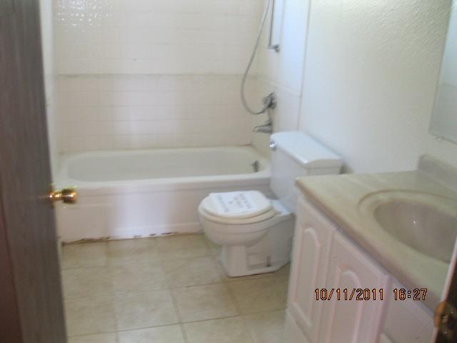 1009 Meadowview Dr, Galt, CA 95632 photo 5