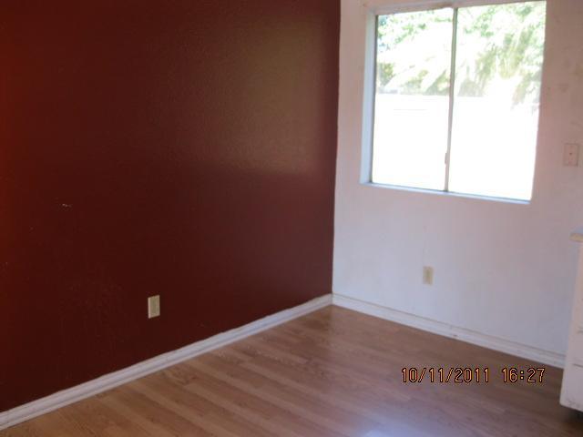1009 Meadowview Dr, Galt, CA 95632 photo 4