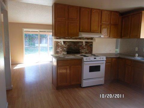 2212 Lunar Dr, Ceres, CA 95307 photo 2