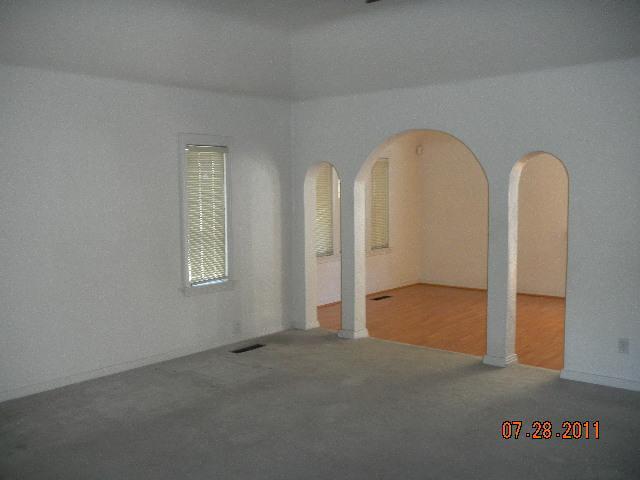 1321 E Marshall St, Turlock, CA 95380 photo 3