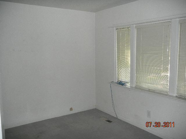 1321 E Marshall St, Turlock, CA 95380 photo 4