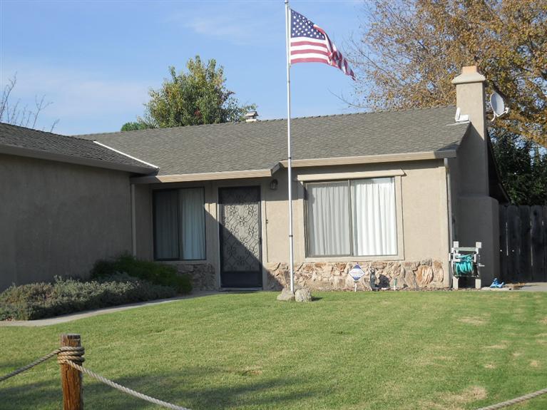 1461 W 4th St, Ripon, CA 95366 photo 2