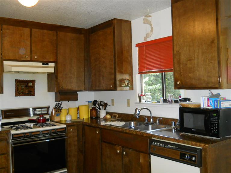 1461 W 4th St, Ripon, CA 95366 photo 4
