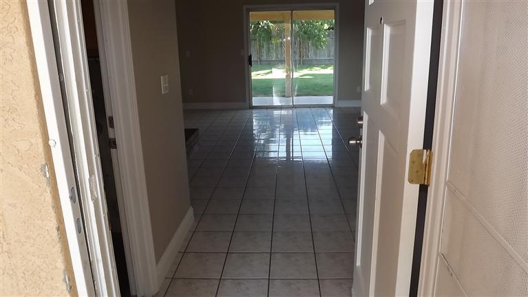 1013 Winepress Ln, Modesto, CA 95351 photo 4
