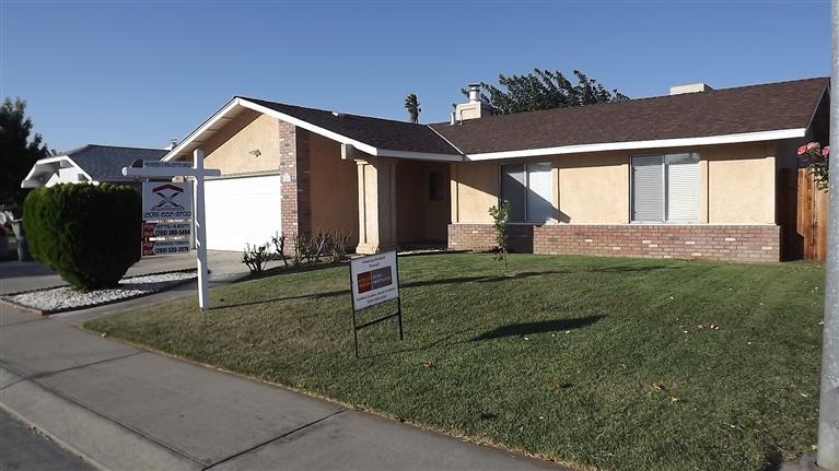 1013 Winepress Ln, Modesto, CA 95351 photo 2