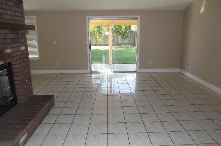 1013 Winepress Ln, Modesto, CA 95351 photo 5