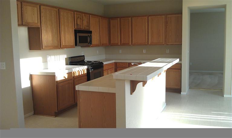 635 Skimmer Dr, Patterson, CA 95363 photo 4