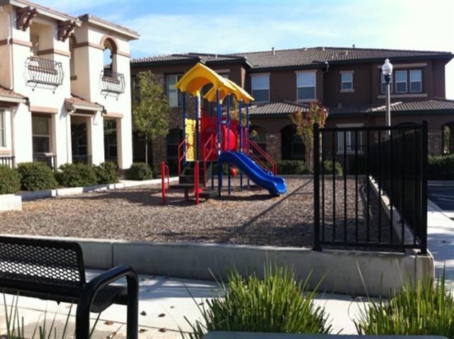 2000 Las Palomas Loop, Lincoln, CA 95648 photo 2