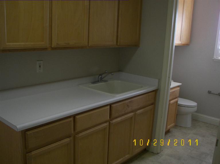 1312 Harbour Town Ln, Modesto, CA 95357 photo 5