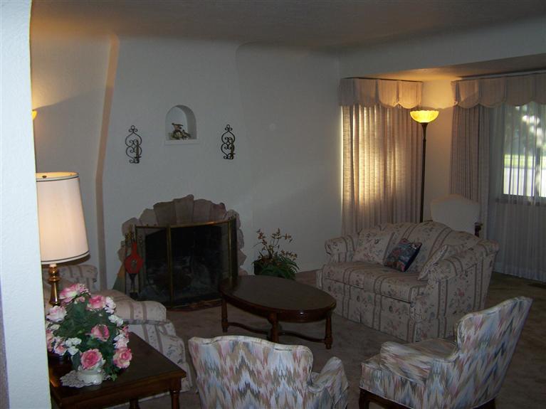 223 2nd St, Ripon, CA 95366 photo 2