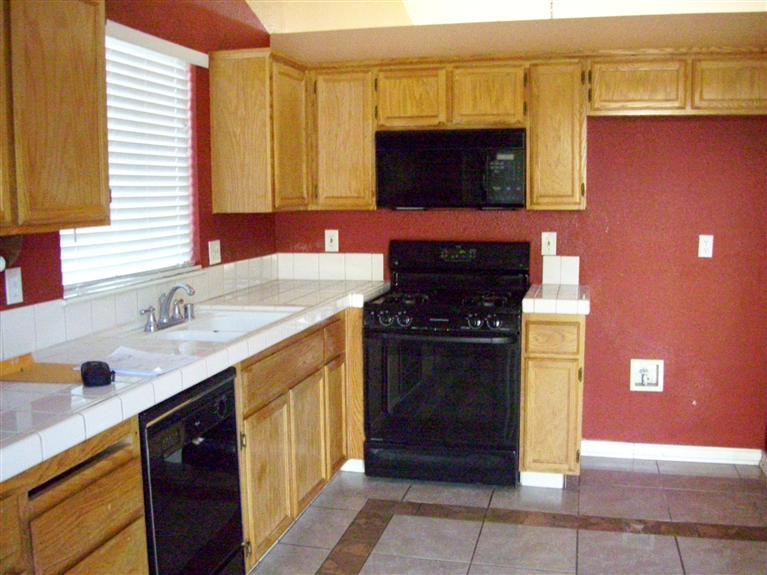 1239 Aristocrat Dr, Ceres, CA 95307 photo 3