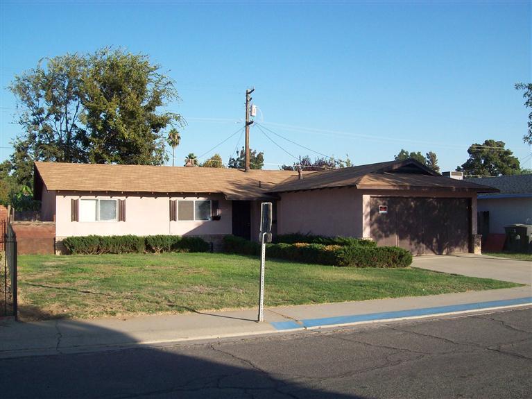 825 Middlecoff Ave, Modesto, CA 95351 photo 2