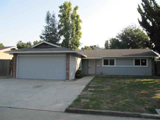 1400 Woodside Dr, Modesto, CA 95355 photo 1