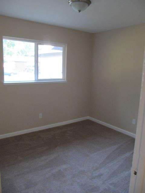 1400 Woodside Dr, Modesto, CA 95355 photo 4
