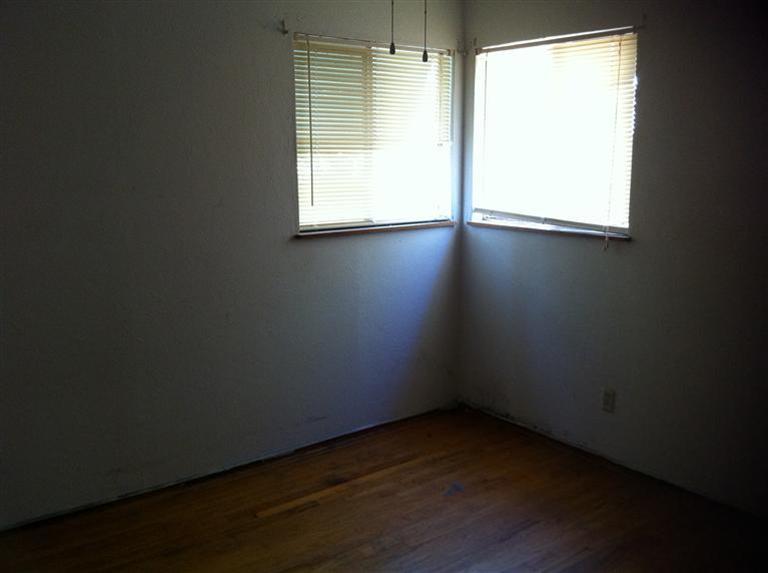 342 E Oak St, Lodi, CA 95240 photo 5