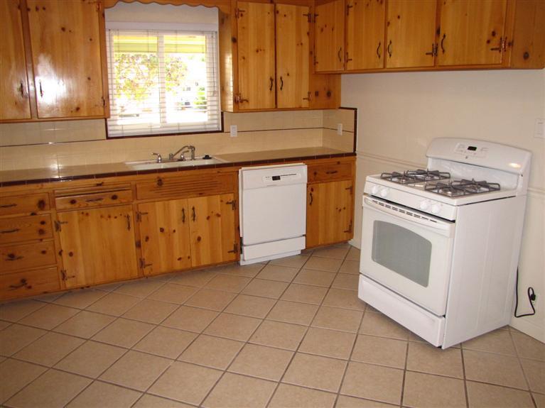 229 W Kent St, Manteca, CA 95337 photo 4