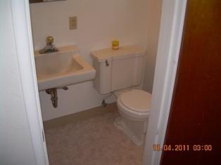 1906 W Walnut St, Lodi, CA 95242 photo 5