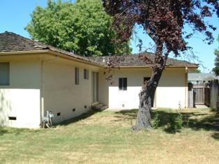 1906 W Walnut St, Lodi, CA 95242 photo 8