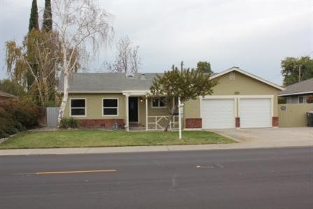 371 N Powers Ave, Manteca, CA 95336 photo 1