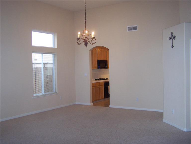 738 Grafton St, Manteca, CA 95337 photo 2