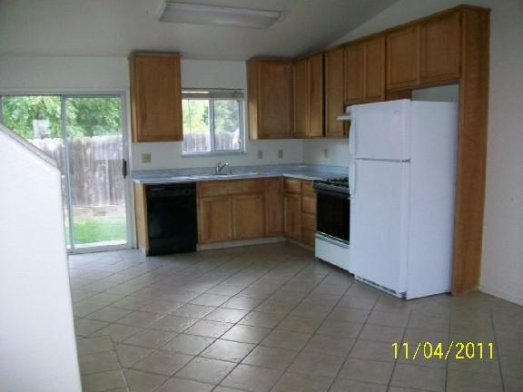 2988 Hampshire Ct, Merced, CA 95340 photo 3