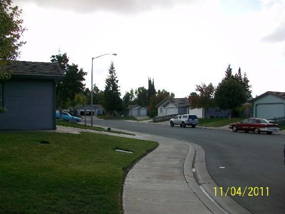 2988 Hampshire Ct, Merced, CA 95340 photo 2