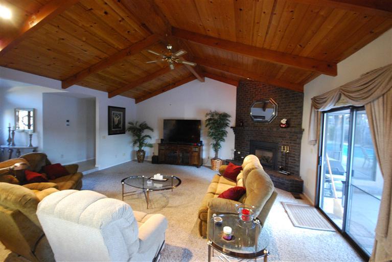 3833 Mondrian Dr, Modesto, CA 95356 photo 2