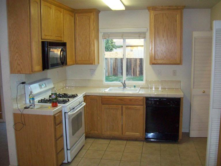 712 Walnut Way, Modesto, CA 95351 photo 2