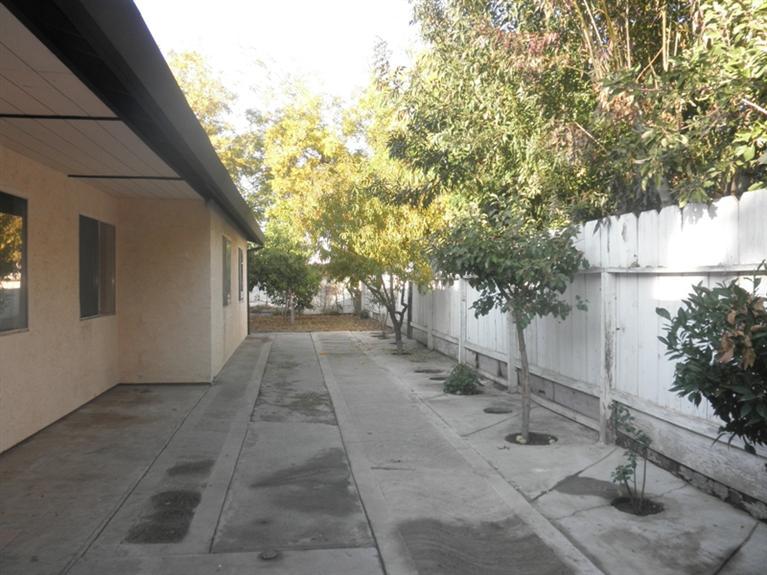 681 Gannet Ct, Merced, CA 95341 photo 2
