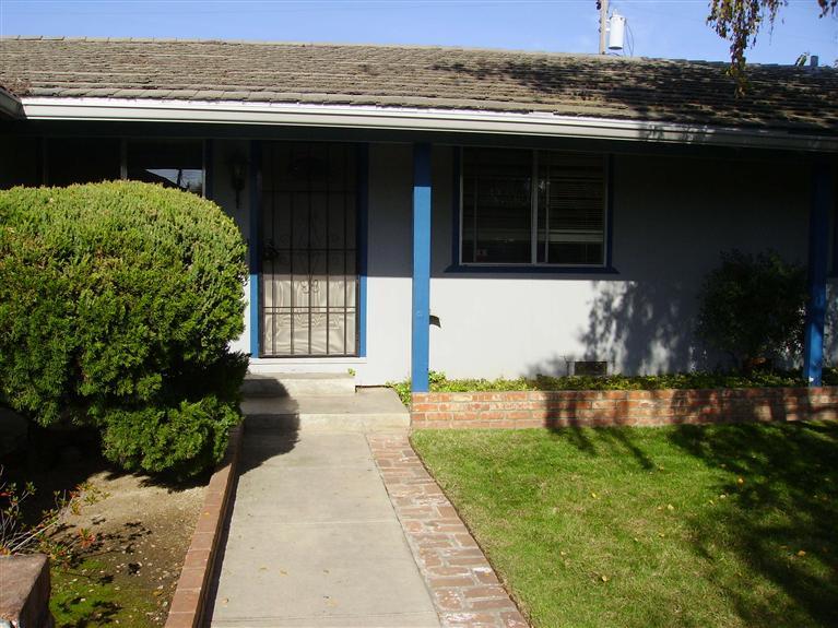 2131 Debbie Ln, Lodi, CA 95242 photo 2