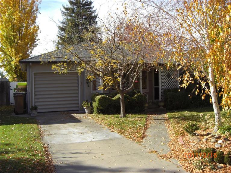 427 Cross St, Lodi, CA 95242 photo 1