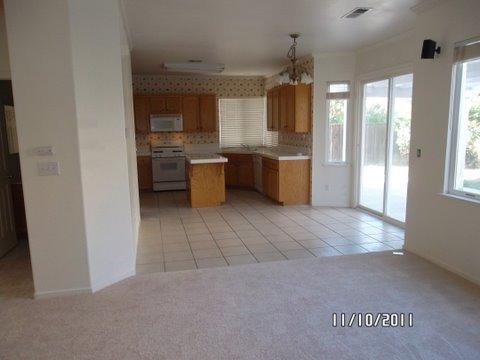 79 E Ferdinand St, Tracy, CA 95376 photo 4