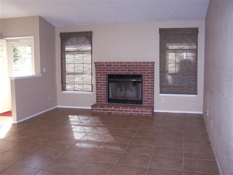 2105 Holder Ln, Tracy, CA 95377 photo 2