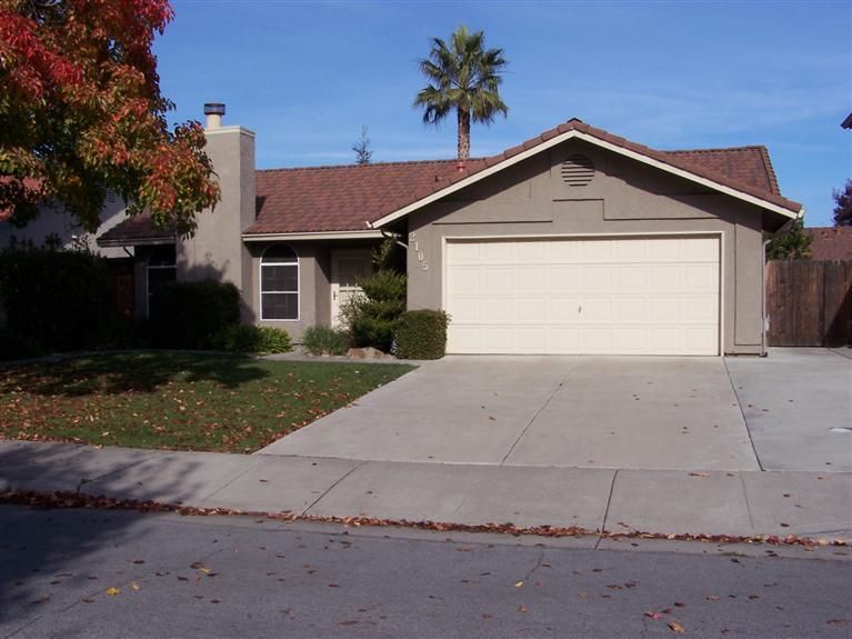 2105 Holder Ln, Tracy, CA 95377 photo 1