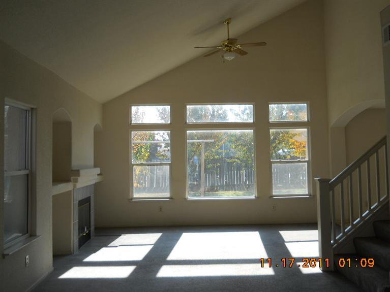 1092 Aristocrat Dr, Ceres, CA 95307 photo 4