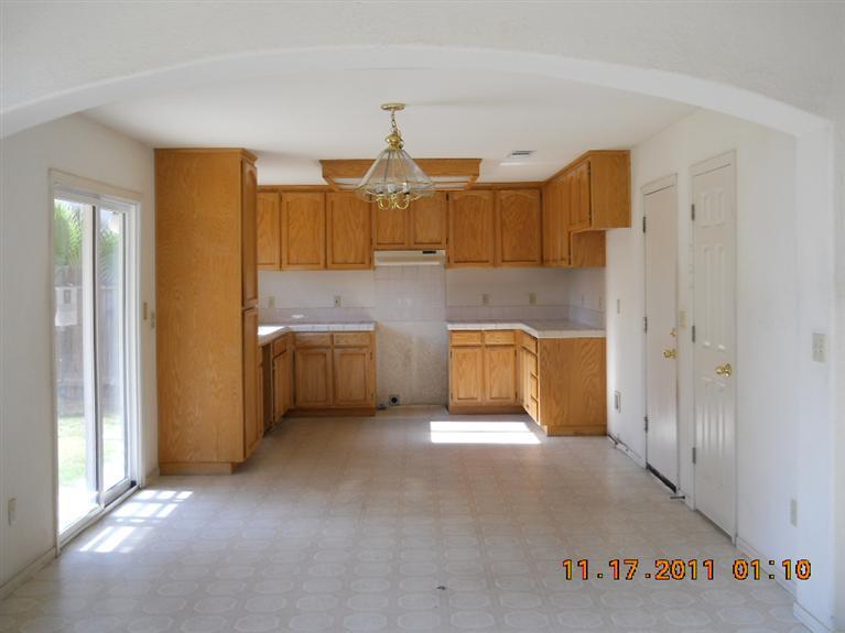 1092 Aristocrat Dr, Ceres, CA 95307 photo 8