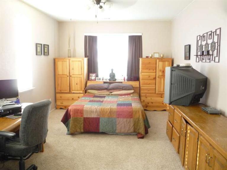 1247 Syracuse Ln, Manteca, CA 95336 photo 5