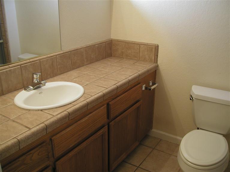 508 Berlin Way, Patterson, CA 95363 photo 7