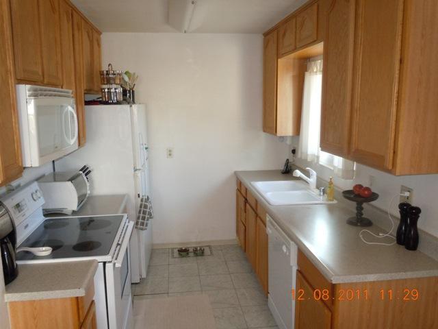 3709 Holloway Ln, Carmichael, CA 95608 photo 7
